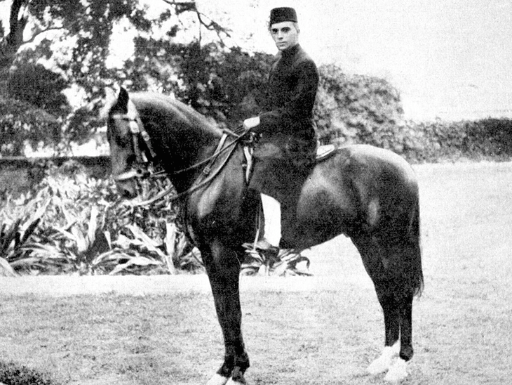 नेहरू आर्काइव लाइव में पूर्व PM के बचपन से लेकर  आजादी के बाद तक की कई तस्वीरें भी हैं। - Dainik Bhaskar