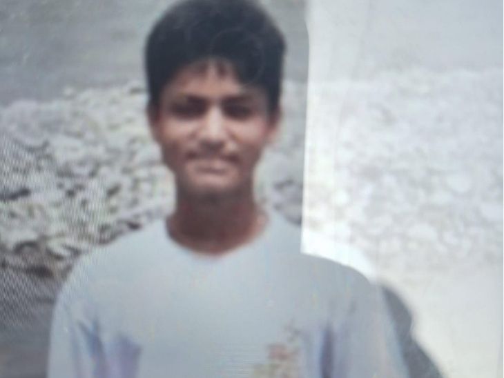 चंडीगढ़ में डिवाइडर से टकराई बाइक, युवक की मौत:  एक साथी घायल, दूसरा मौके से भागा; पिंजौर से लौट रहे थे – Chandigarh News