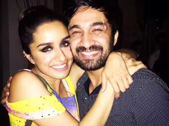 श्रद्धा कपूर के भाई को मुंबई पुलिस ने भेजा समन:  252 करोड़ के ड्रग केस में सिद्धांत से होगी पूछताछ, ओरी को भी भेजा गया दूसरा समन