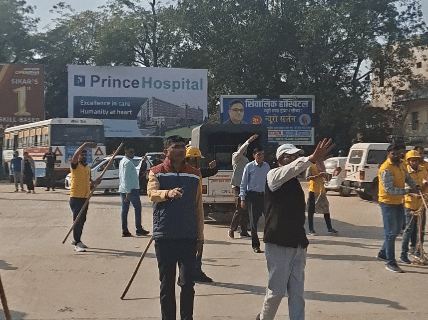 बम की सूचना मिलते ही सिविल डिफेंस टीम और DSB टीम मौके पर पहुंची और एरिया को खाली करवाया गया।