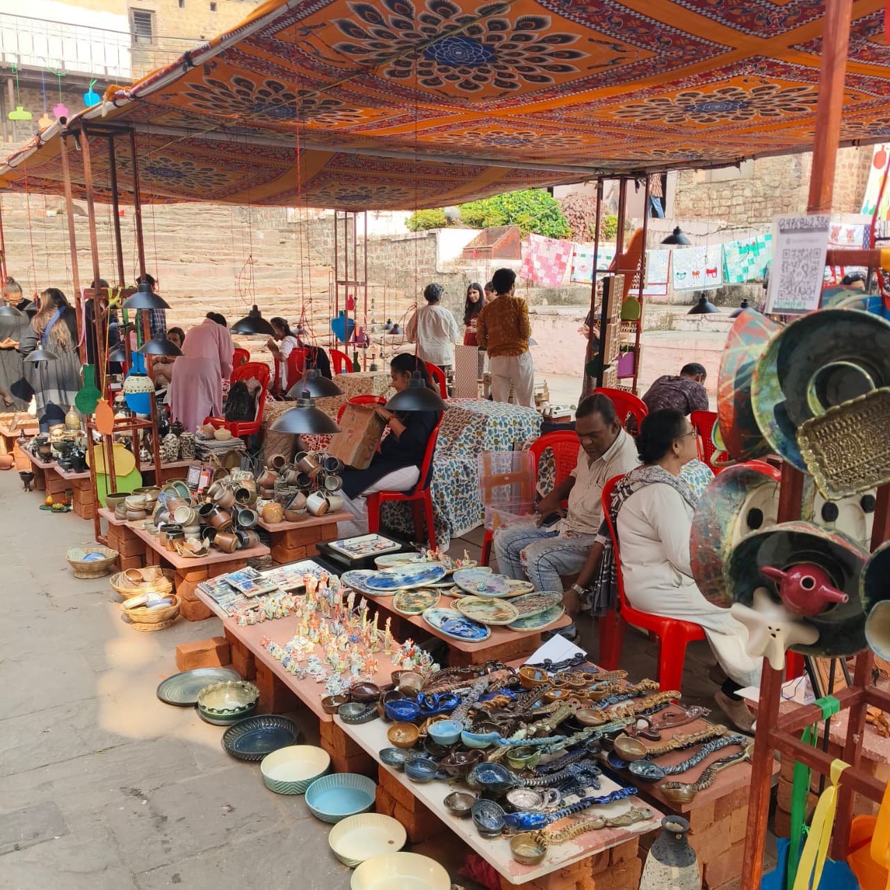 1300 डिग्री में तपी पॉटरी से लेकर भीमभेटका के डिजाइन:  गौहर महल में सजे 13वें पॉटरी मार्केट में 45 कलाकार लाए हैं अपनी डिजाइन – Bhopal News