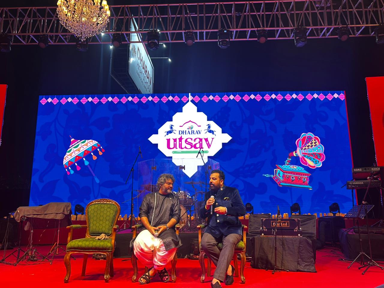 उद्घाटन समारोह में उदयपुर पूर्व राजपरिवार के सदस्य लक्ष्यराज सिंह मेवाड़ की उपस्थिति ने उत्सव में ऊर्जा भर दी।