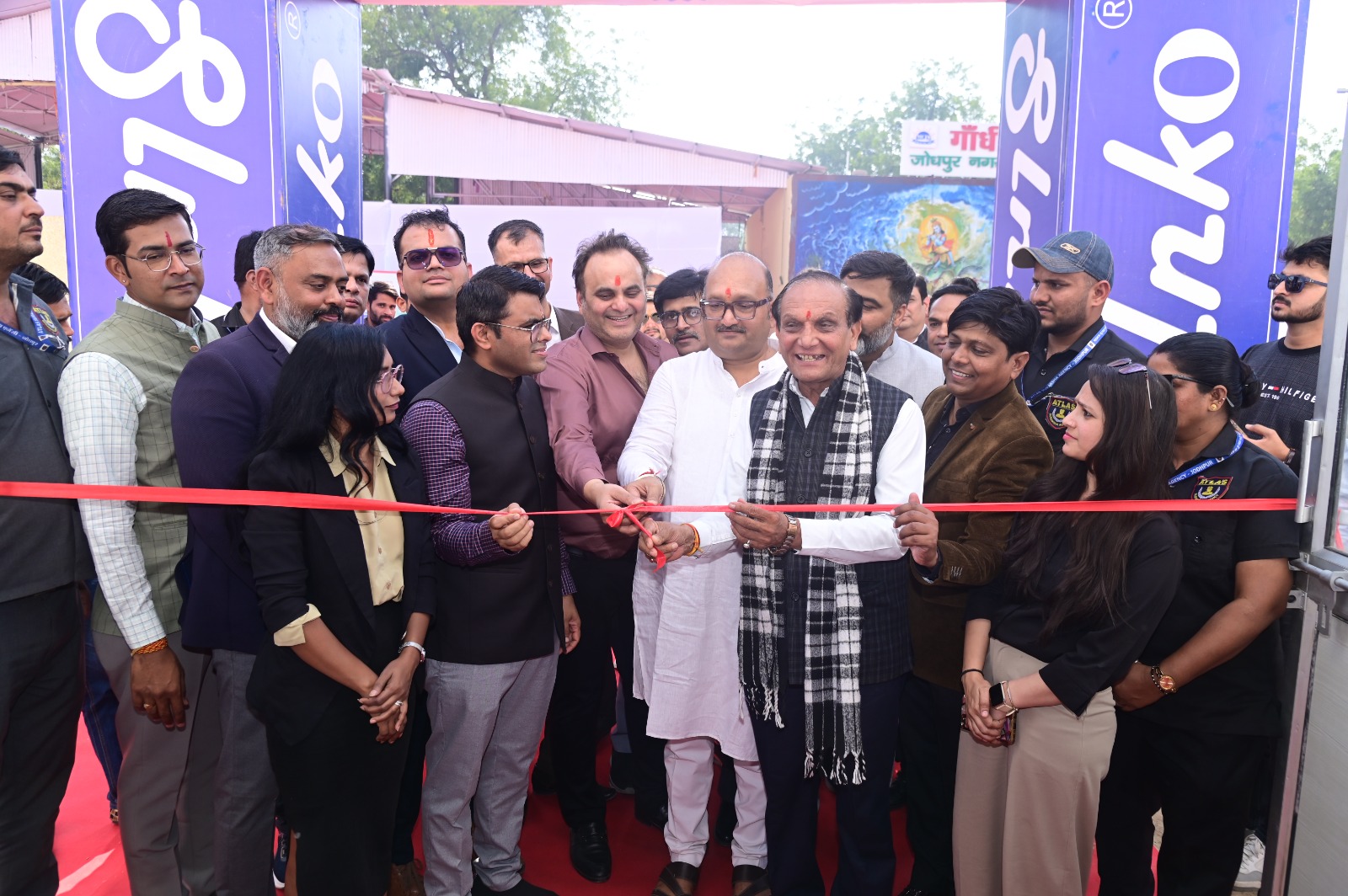 एक्सपो का शहर विधायक अतुल भंसाली, घनश्याम ओझा ने शुभारंभ किया।