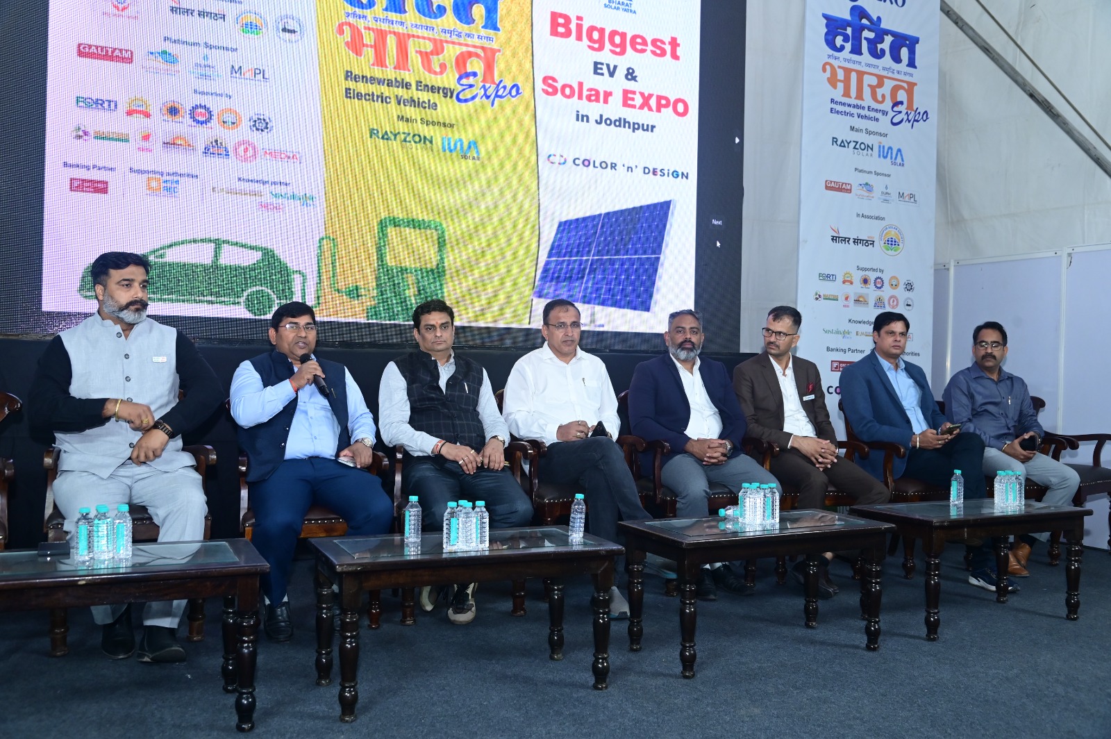 सोलर एक्सपो में बाड़मेर जैसलमेर सांसद उम्मेदाराम बेनीवाल भी शामिल हुए।