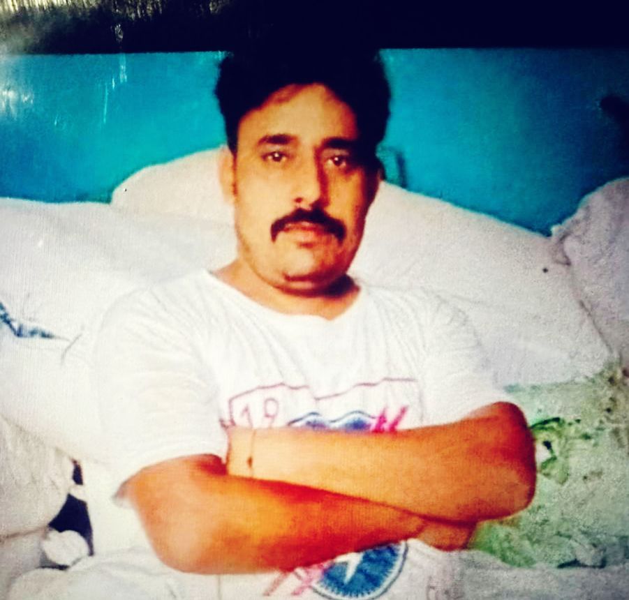 मृतक भूषण की फाइल फोटो