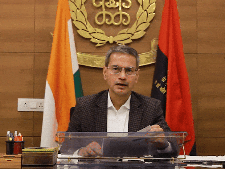 DGP गौरव यादव जानकारी देते हुए। - Dainik Bhaskar