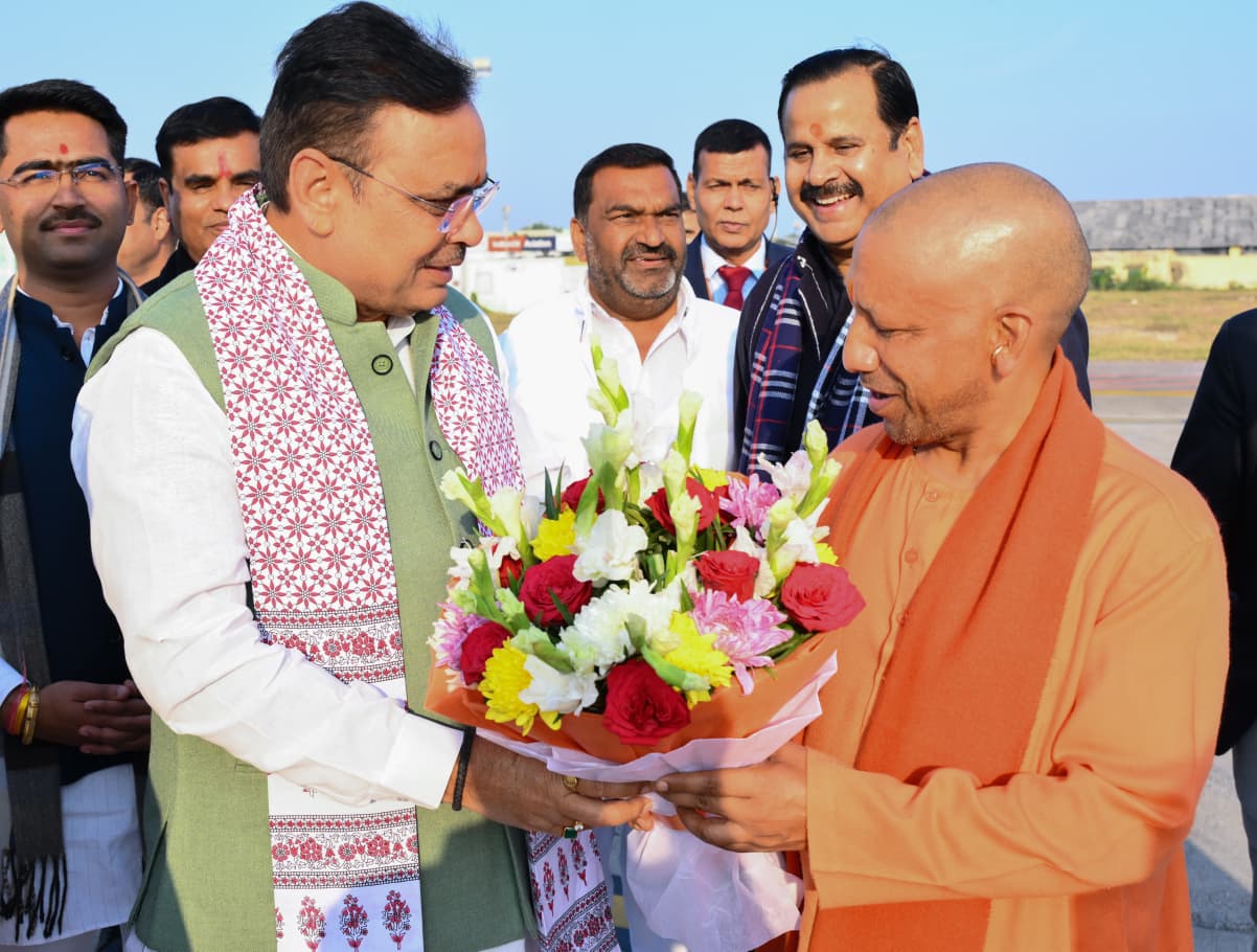 शादी समारोह में शामिल होने यूपी के सीएम भी पहुंचे। इस दौरान सीएम भजनलाल शर्मा ने उनका भी स्वागत किया।