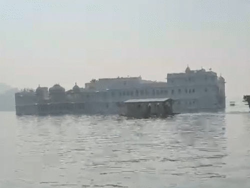 The guests were taken around Lake Pichola. After the marriage procession, the mehendi ceremony will be held at Manak Chowk of City Palace.