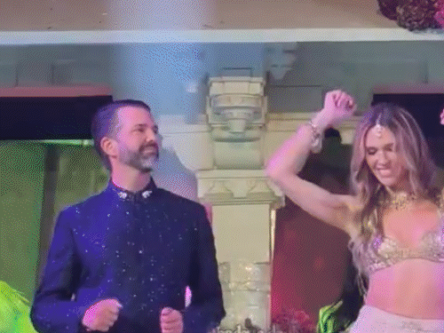 डोनाल्ड ट्रम्प जूनियर के साथ उनकी गर्लफ्रेंड बेटिना एंडरसन ने बॉलीवुड के कई फेमस वेडिंग सॉन्ग पर डांस किया।