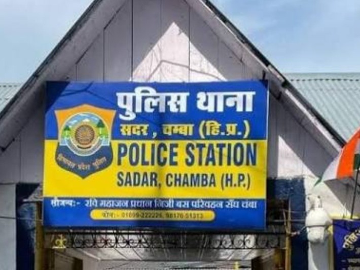 चंबा थाने में पुलिस रिमांड पर चल रहा युवक फरार:  पेट दर्द का बहाना बना टॉयलेट गया था; रात भर चली तलाश – Bharmour News