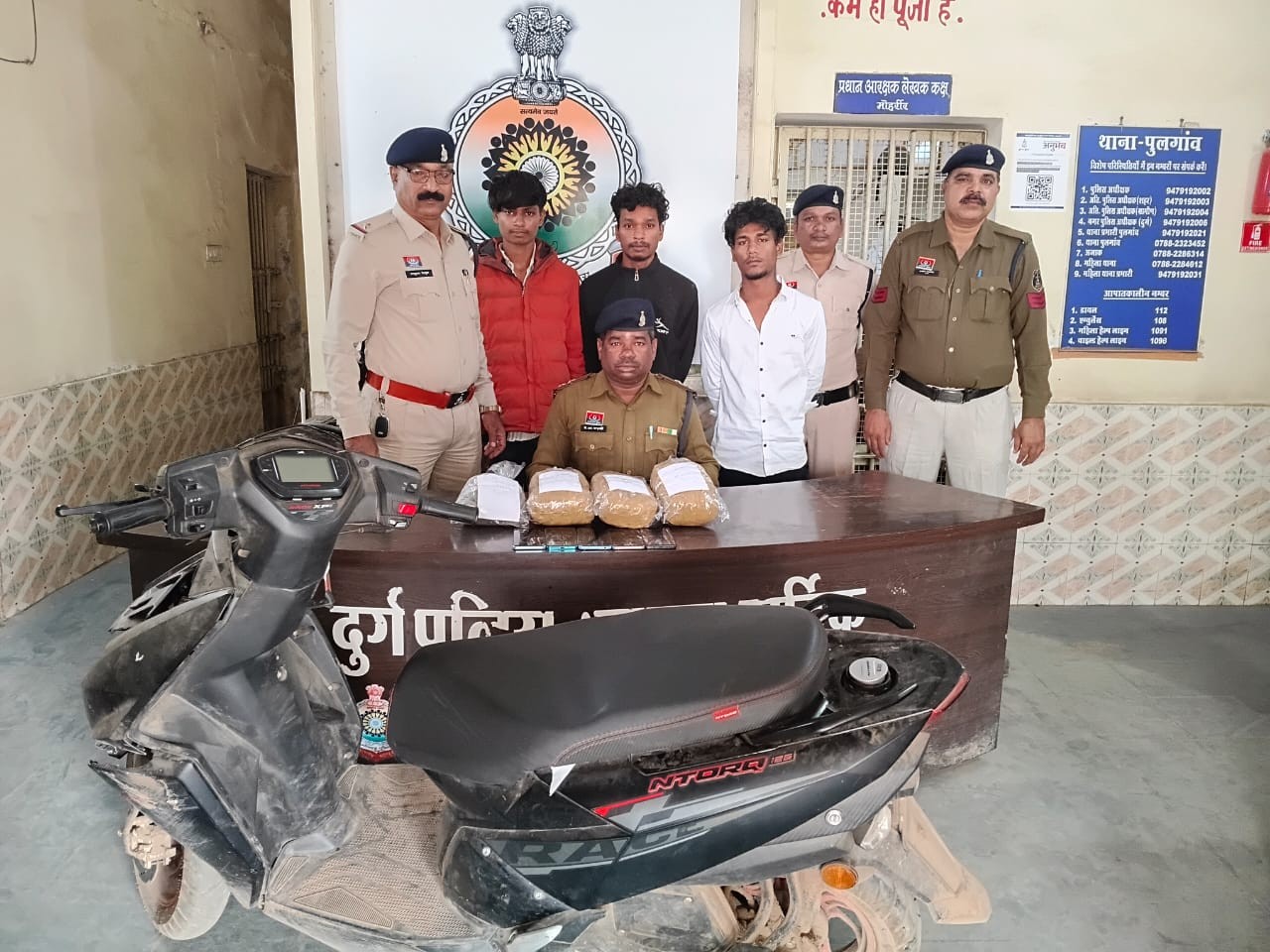 पुलगांव में 3 किलो गांजा जब्त, 3 आरोपी गिरफ्तार:  स्कूटी से डिलीवरी करने निकले थे, ऑपरेशन विश्वास में पुलिस को सफलता – durg-bhilai News