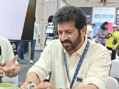 कबीर खान ने सलमान, रणवीर सिंह, कार्तिक आर्यन, सैफ अली खान और जॉन अब्राहम जैसे सितारों के साथ काम किया है।