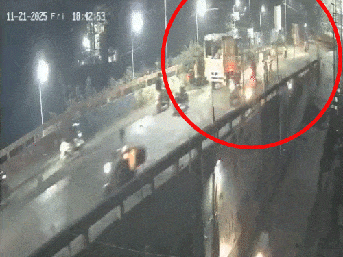 कार ने 4-5 वाहनों को टक्कर मारती। ज्यादातर टू-व्हीलर हैं। हादसे में 4 लोगों की मौत हुई।