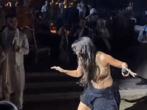 Nora Fatehi reached among the people while dancing.