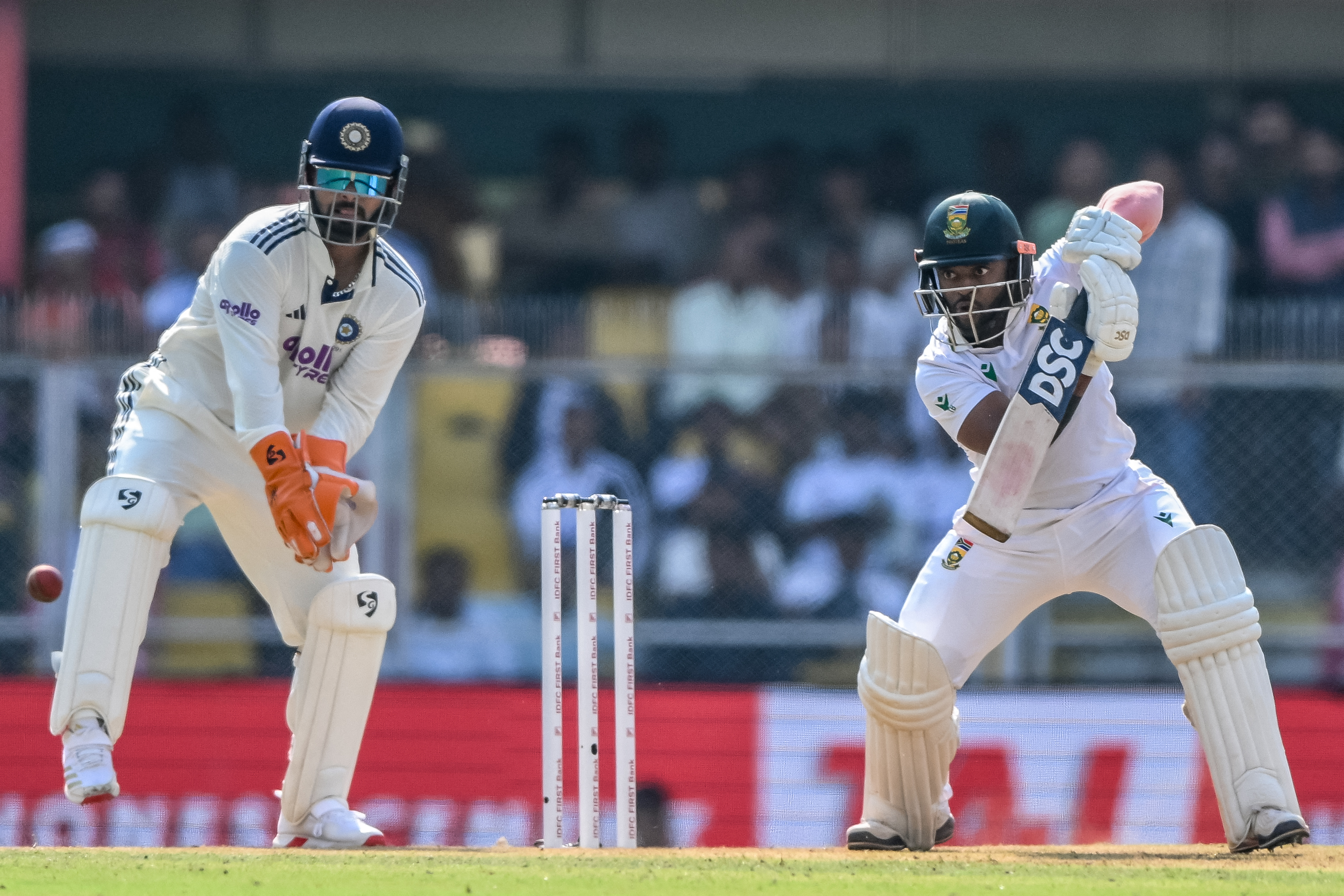 गुवाहाटी टेस्ट में लंच से पहले टी-ब्रेक लिया गया।