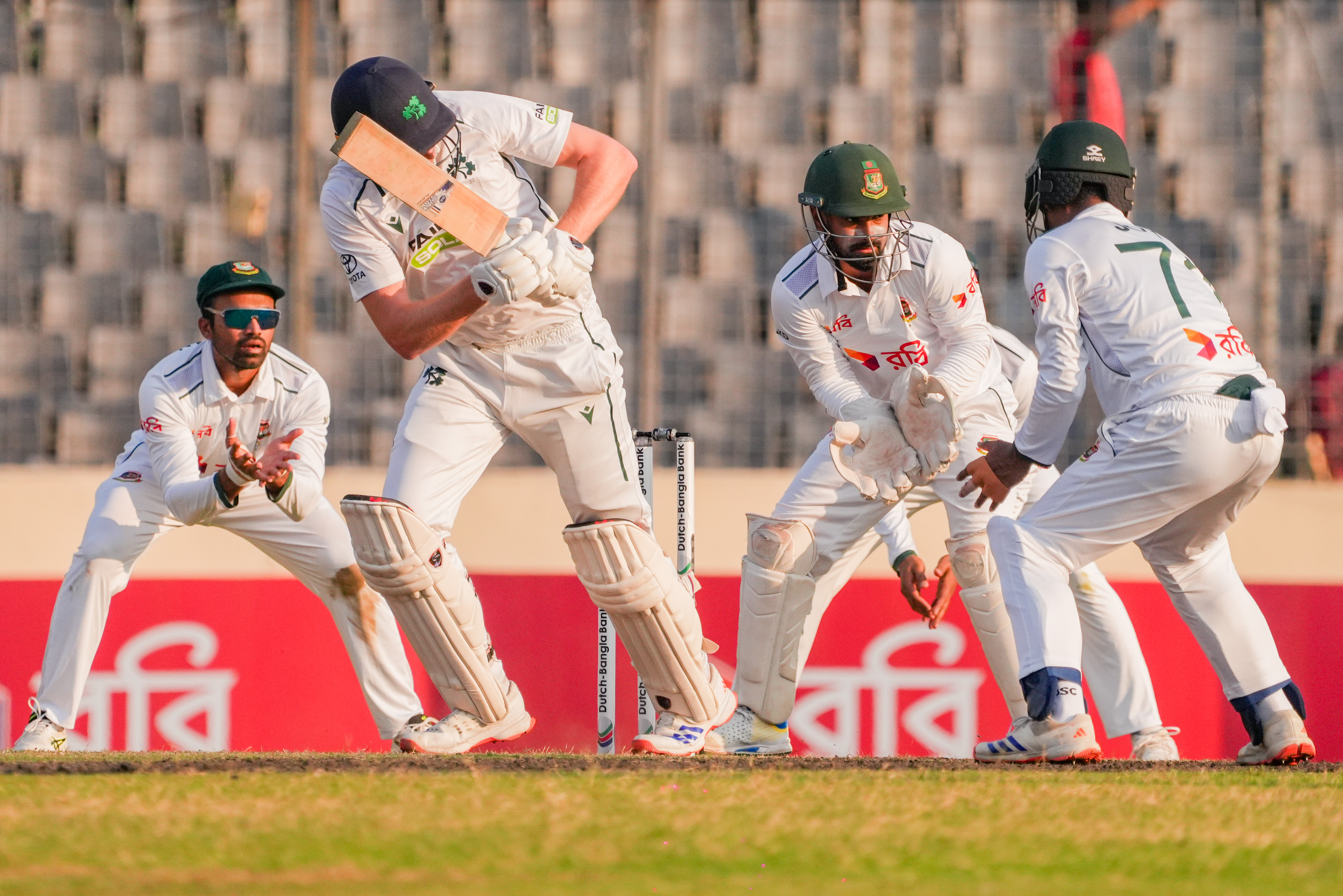 हैरी टेक्टर 50 रन बनाकर आउट हुए।