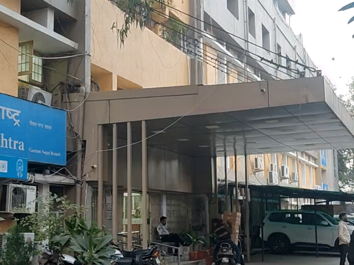 सागर के संयुक्त संचालक (शिक्षा) मृत्युंजय कुमार ने जांच रिपोर्ट लोक शिक्षण संचालनालय को भेज दी है।