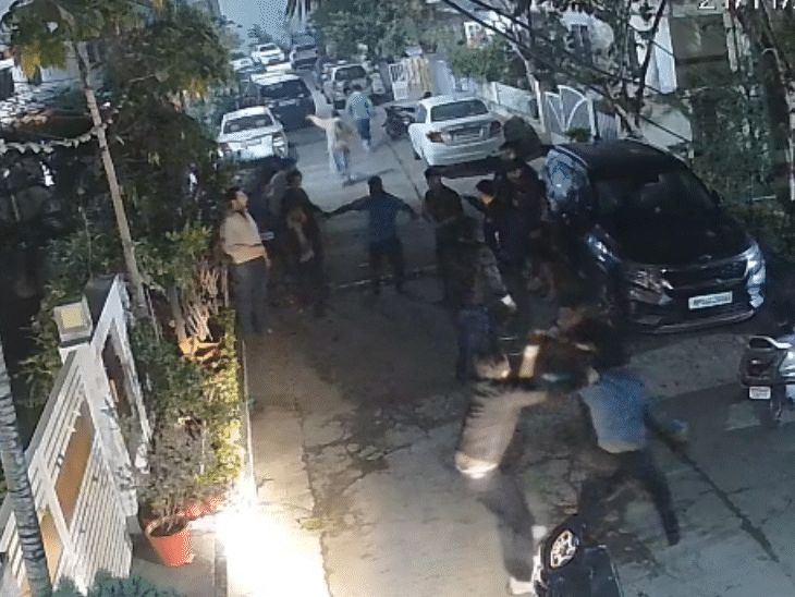 वारदात का सीसीटीवी फुटेज सामने आया है।