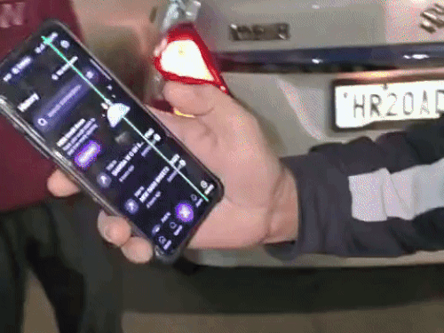 SDO showing online payment for samosas and dhoklas