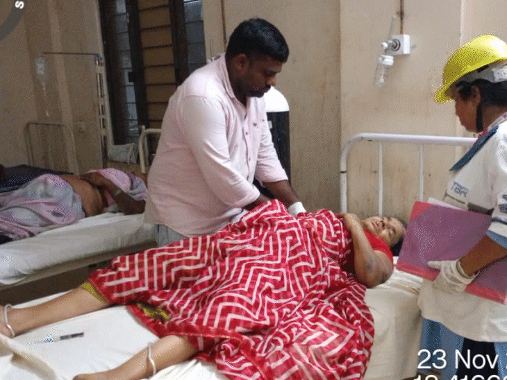 घायलों को सरकारी अस्पताल में भर्ती कराया गया।