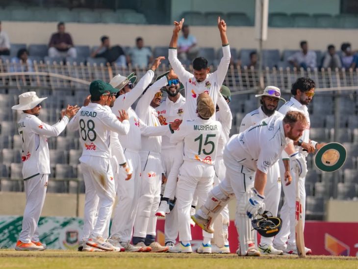 जीत की खुशी मनाते बांग्लादेश के प्लेयर्स। - Dainik Bhaskar