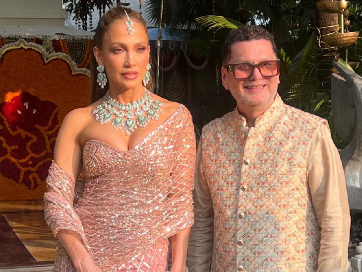 शादी में हॉलीवुड सिंगर जेनिफर लोपेज भी शामिल हुईं।