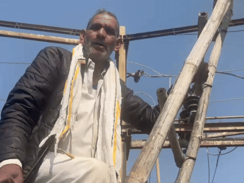 परेशान किसानों ने किया विरोध प्रदर्शन, 27 नवंबर को पावर हाउस घेराव की चेतावनी