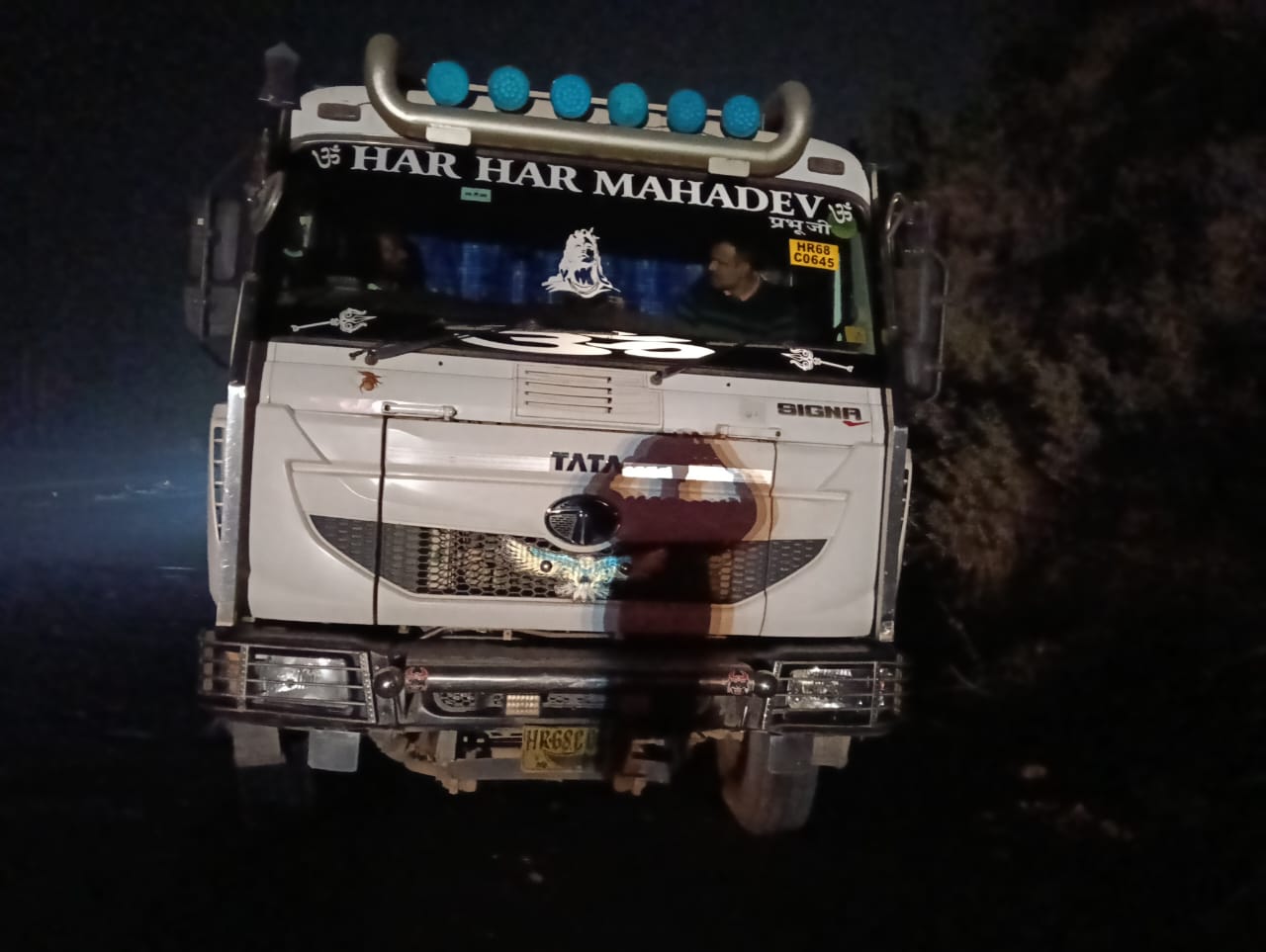 पंचकूला में अवैध माइनिंग करते 3 टिप्पर पकड़े:  1 जेसीबी मशीन भी पकड़ी, कमिश्नर बोले- ये सख्त निगरानी का परिणाम – Panchkula News