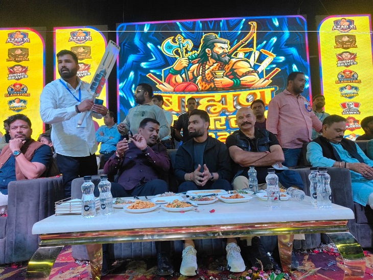 बिलासपुर के जिला खेल परिसर में आयोजित ब्राह्मण प्रीमियर लीग में शामिल होने पहुंचे थे रिंकू सिंह।