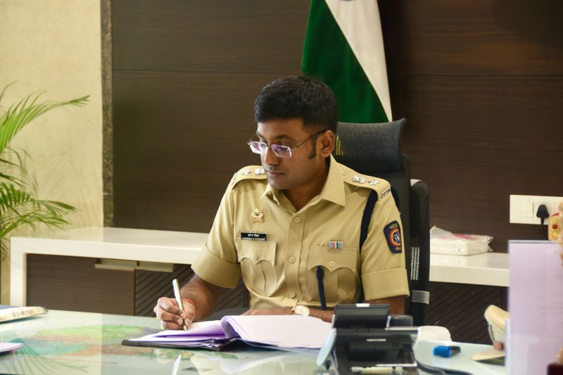 IPS ट्रेनिंग के दौरान हर्ष को बेस्ट ऑफिसर अवॉर्ड और होम मिनिस्टर का नेशनल इंटीग्रेशन अवॉर्ड मिला।