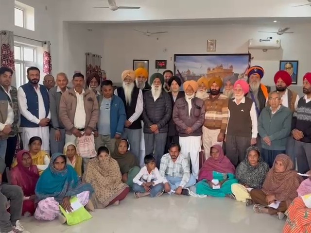 पंजाब पेंशनर्स एसोसिएशन ने बाढ़ पीड़ितों को दी सहायता राशि।