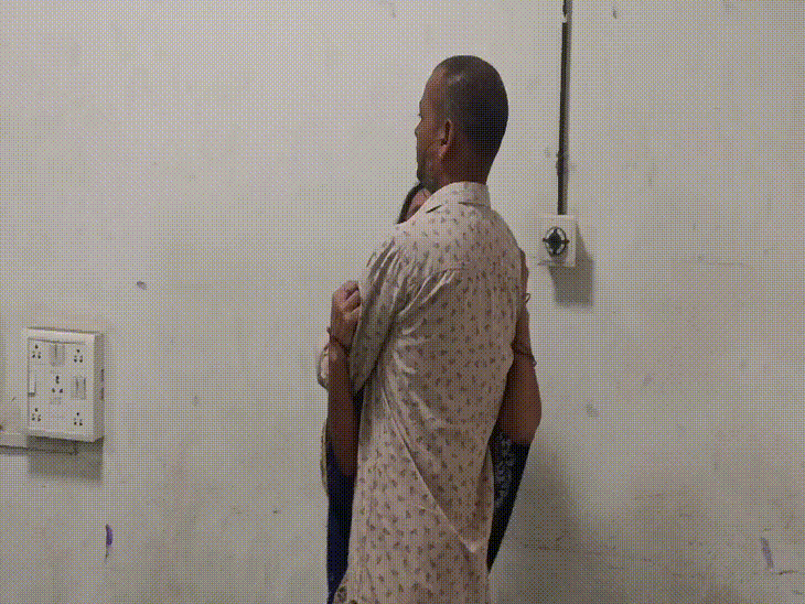 बच्चे के माता-पिता।