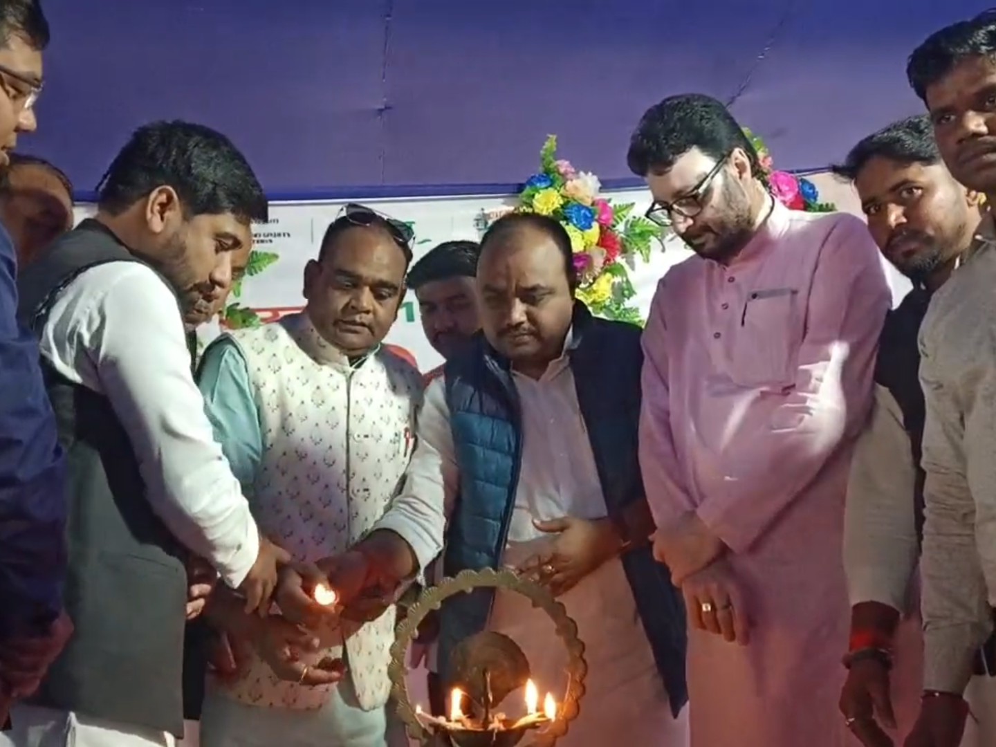 कार्यक्रम का किया शुभारंभ।