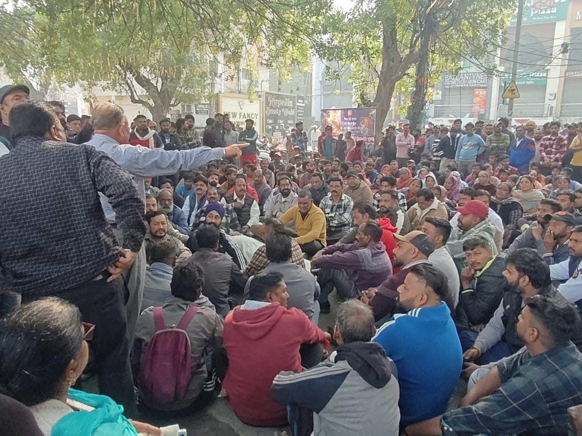 जालंधर में सफाई कर्मचारियों का प्रदर्शन खत्म:  मेयर विनीत धीर ने दिया आश्वासन, कहा-पंजाब सरकार के आगे कर्मचारियों की दिक्कतों को रखा जाएगा – Jalandhar News