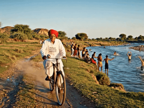 सोशल मीडिया इन्फ्लूएंसर अजय कांवट ने प्लेटफॉर्म बनाकर ऐसे कई वीडियो डाले हैं, जिनमें राजस्थान के बारे में महत्वपूर्ण जानकारियां हैं।