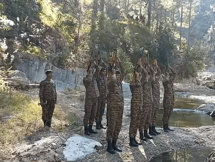 सेना के जवानों ने शहीद अग्निवीर दीपक सिंह को अंतिम विदाई दी।