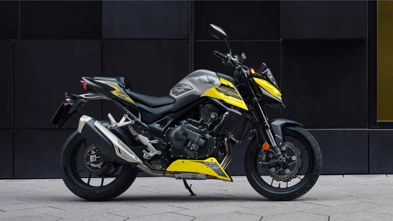 बाइक के इलेक्ट्रॉनिक एक्ट्यूएटर्स क्लच को ऑटोमैटिकली हैंडल करते हैं।