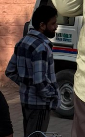 आरोपी को पुलिस ने हिरासत में लिया।