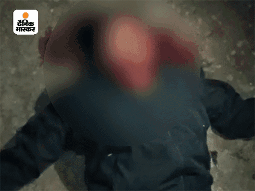 सिमरन की लाश जहां पड़ी थी वहां सिर के पास काफी खून फैला था।