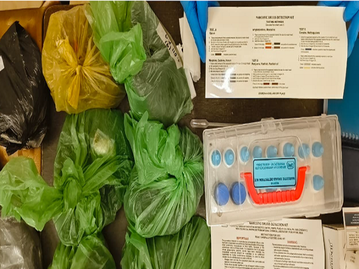 पुलिस ने नशे का सामान जब्त कर लिया है।