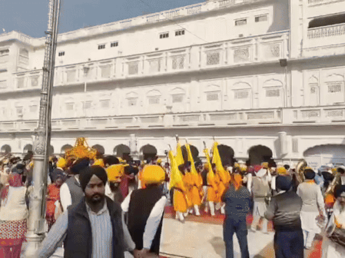 अमृतसर में निकला भव्य नगर कीर्तन:  श्री गुरु तेग बहादुर जी के 350वें शहीदी पर्व पर श्रद्धालुओं ने उत्साह से किया स्वागत – Amritsar News