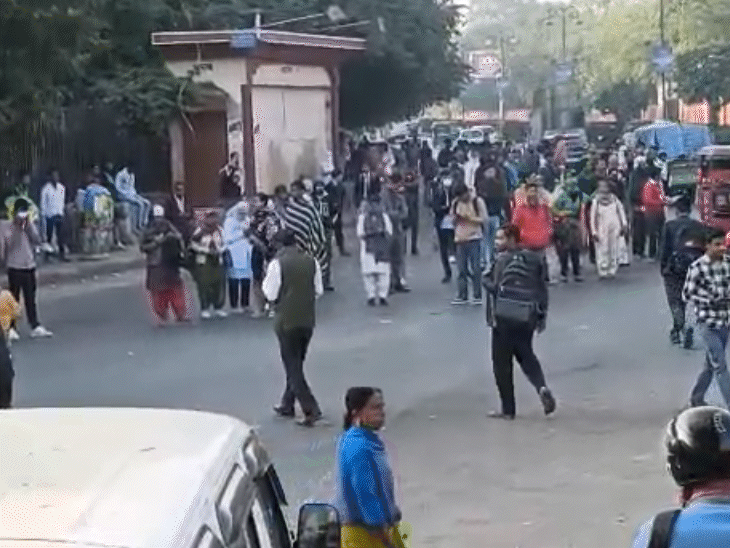 लो फ्लोर बस ड्राइवर के हड़ताल पर जाने से जयपुर की जनता हुई परेशान।