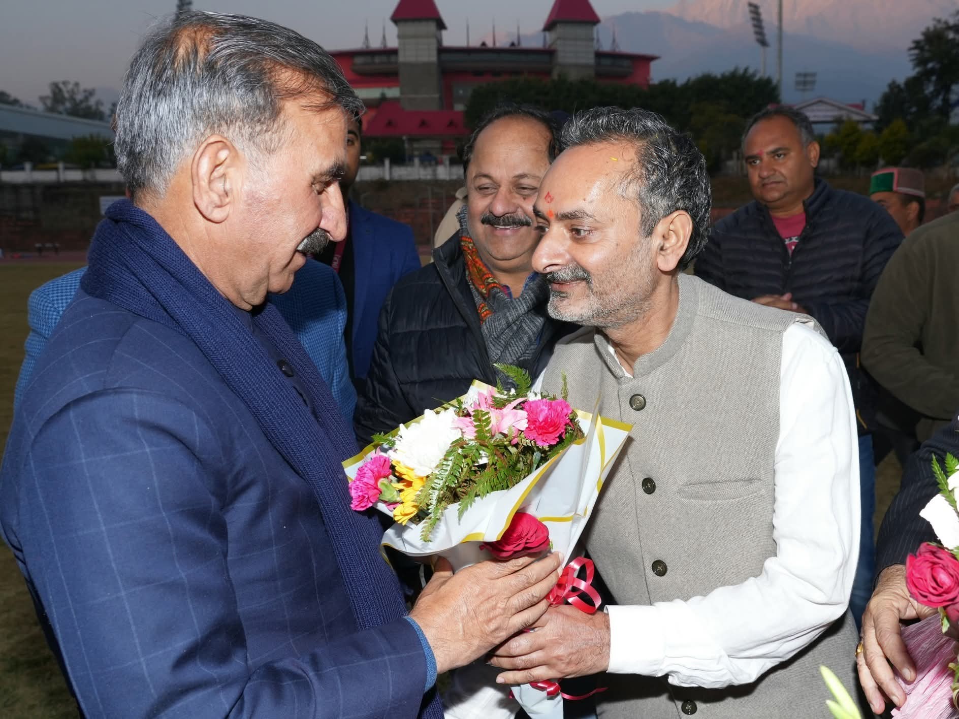 धर्मशाला पहुंचे सीएम सुक्खू का कार्यकर्ताओं ने किया स्वागत:  विधानसभा शीतकालीन सत्र से पहले सियासी हलचल तेज, 26 से 5 दिसंबर तक चलेगा सेशन – Dharamshala News