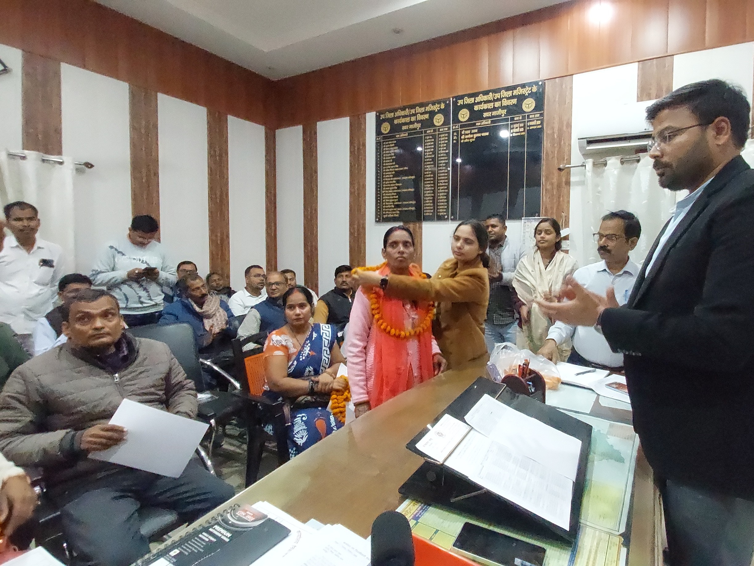 बीएलओ सम्मानित किए गए। - Dainik Bhaskar