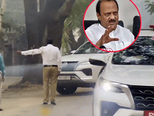 महाराष्ट्र के डिप्टी सीएम अजित पावर मंगलवार को धर्मेंद्र के घर पहुंचे थे।