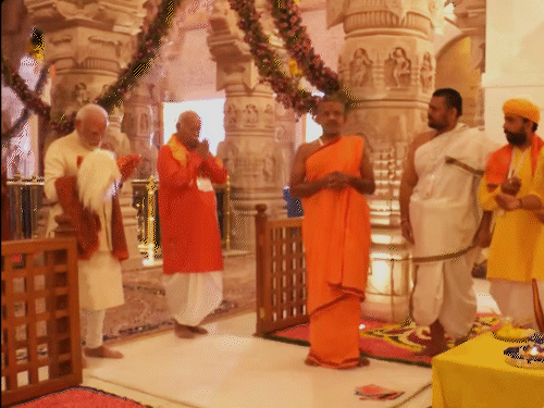 ध्वजारोहण समारोह के लिए 1000 क्विंटल फूलों से सजी अयोध्‍या, PM का मोदी के स्वागत में बरसे फूल; देखिए मनमोहक तस्‍वीरें  