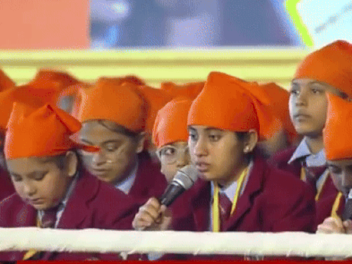 समागम में पटियाला से आईं 350 बच्चियों से कीर्तन भी किया।