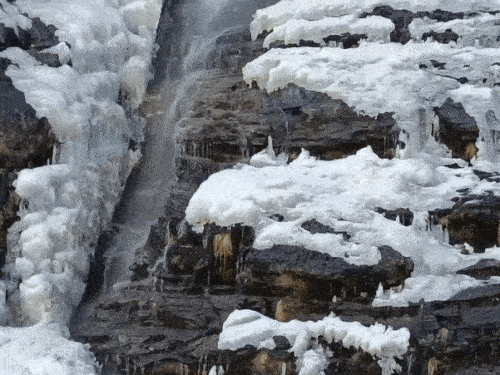 चमोली में सोमवार को सभी नदियां और झीलें जम गईं।