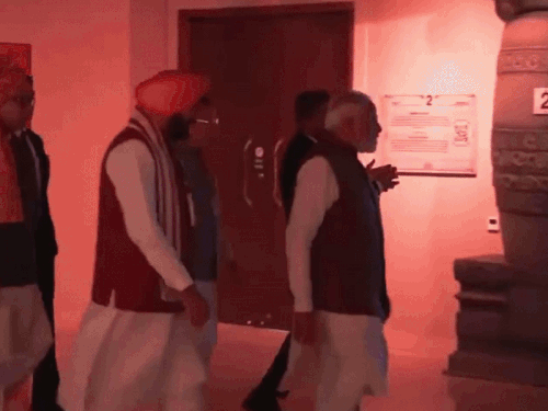 प्रधानमंत्री नरेंद्र मोदी ने कुरुक्षेत्र में अनुभव केंद्र का अवलोकन भी किया।