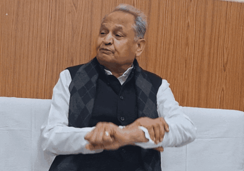 जोधपुर के पूर्व जिलाध्यक्ष सईद अंसारी ने अपने दोस्त और पूर्व सीएम अशोक गहलोत पर सवाल उठाया। कहा कि उन्होंने मुस्लिम समाज का दुरुपयोग किया।